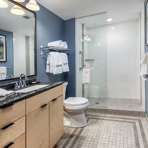 One-Bedroom King Suite